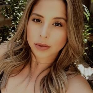 Meet your Posher, Alejandra